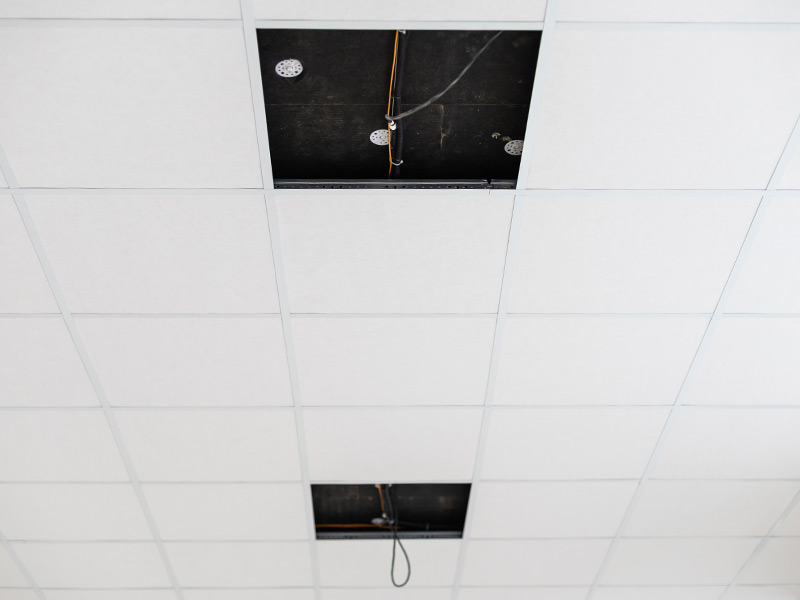 Forro Mineral para áreas comerciais: conheça a melhor opção para sua obra